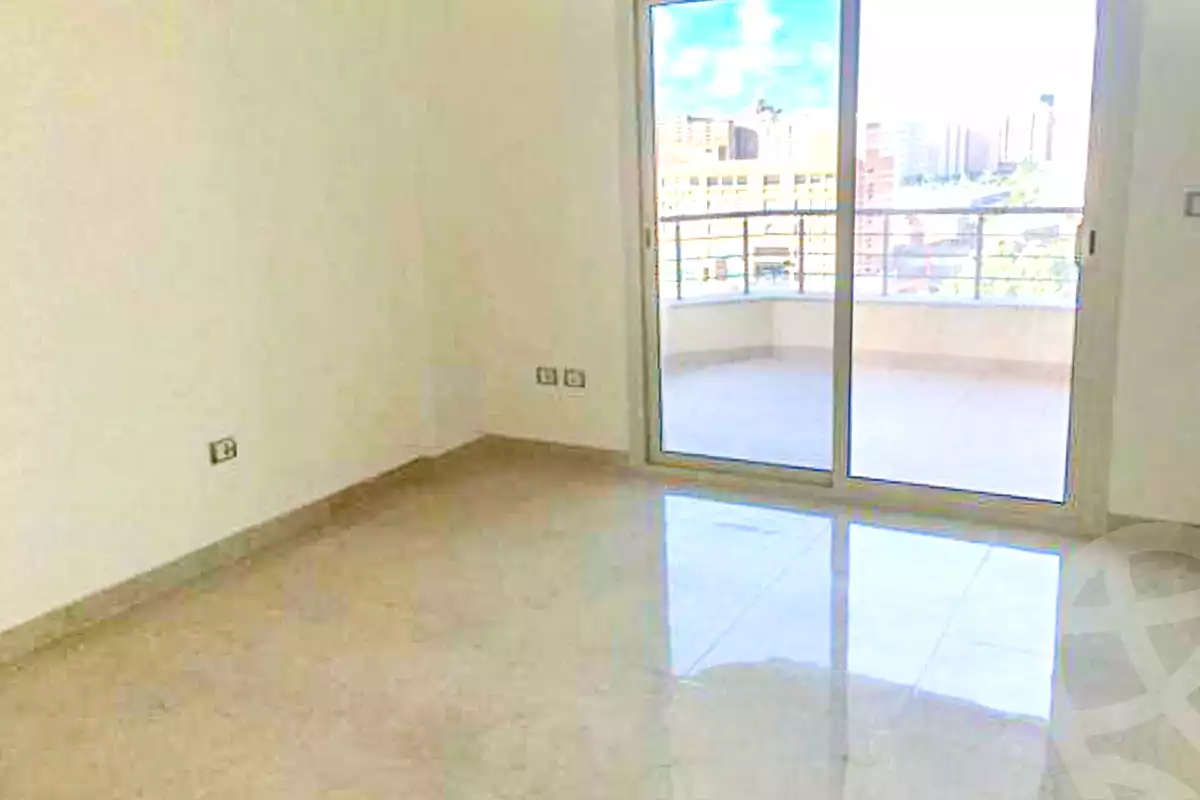 https://aqarmap.com.eg/ar/listing/7063465-for-sale-alexandria-smouha-compounds-in-smouha-antoniadis-city-compound