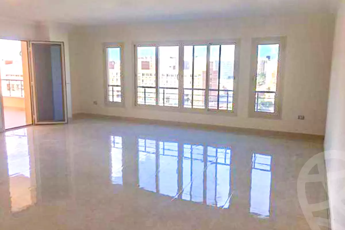 https://aqarmap.com.eg/ar/listing/7063465-for-sale-alexandria-smouha-compounds-in-smouha-antoniadis-city-compound