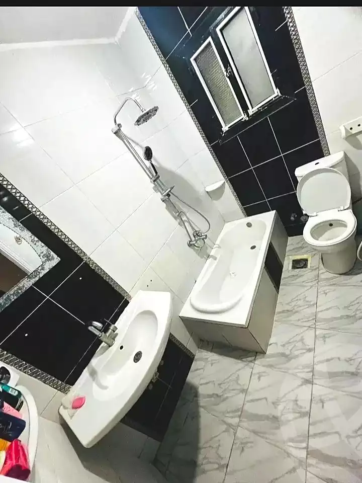 https://aqarmap.com.eg/ar/listing/7064335-for-sale-alexandria-al-agamy-lbytsh