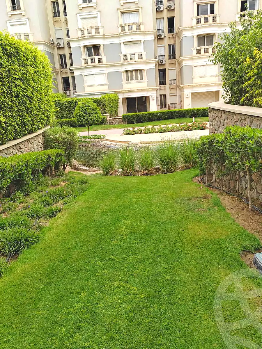 https://aqarmap.com.eg/en/listing/7064986-for-sale-cairo-new-cairo-compounds-mountain-view-hyde-park