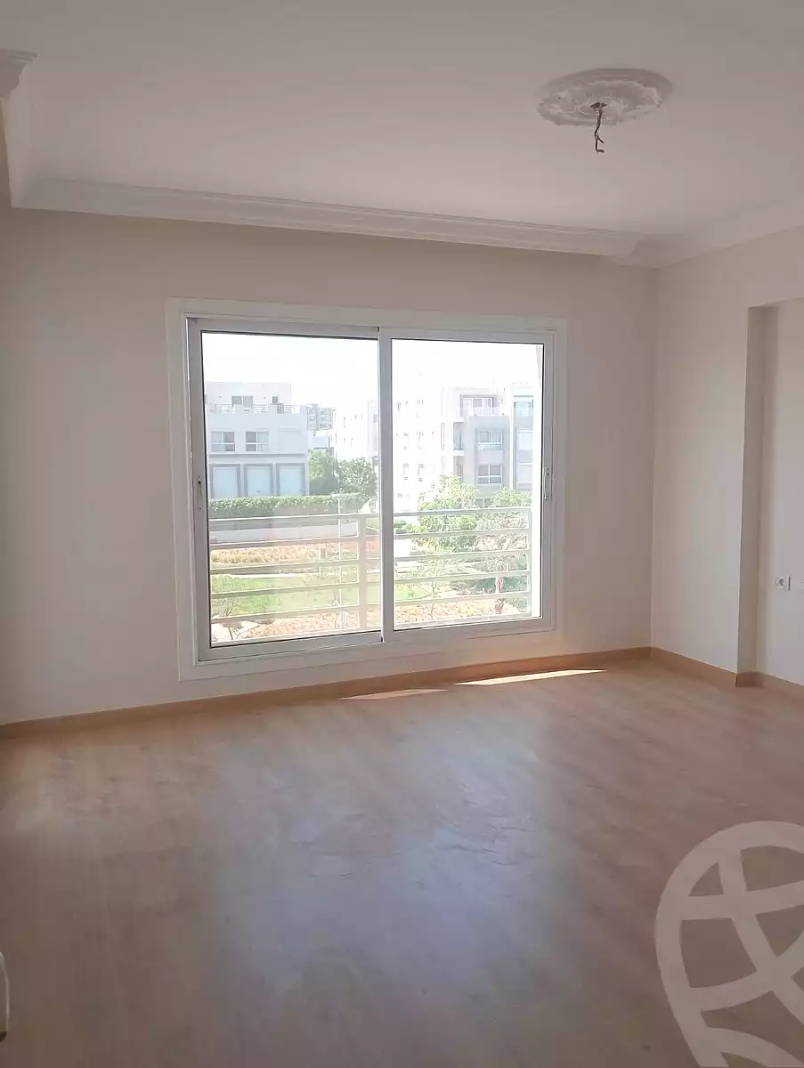 https://aqarmap.com.eg/ar/listing/7065300-for-rent-cairo-new-cairo-compounds-hyde-park-park-corner-hyde-park