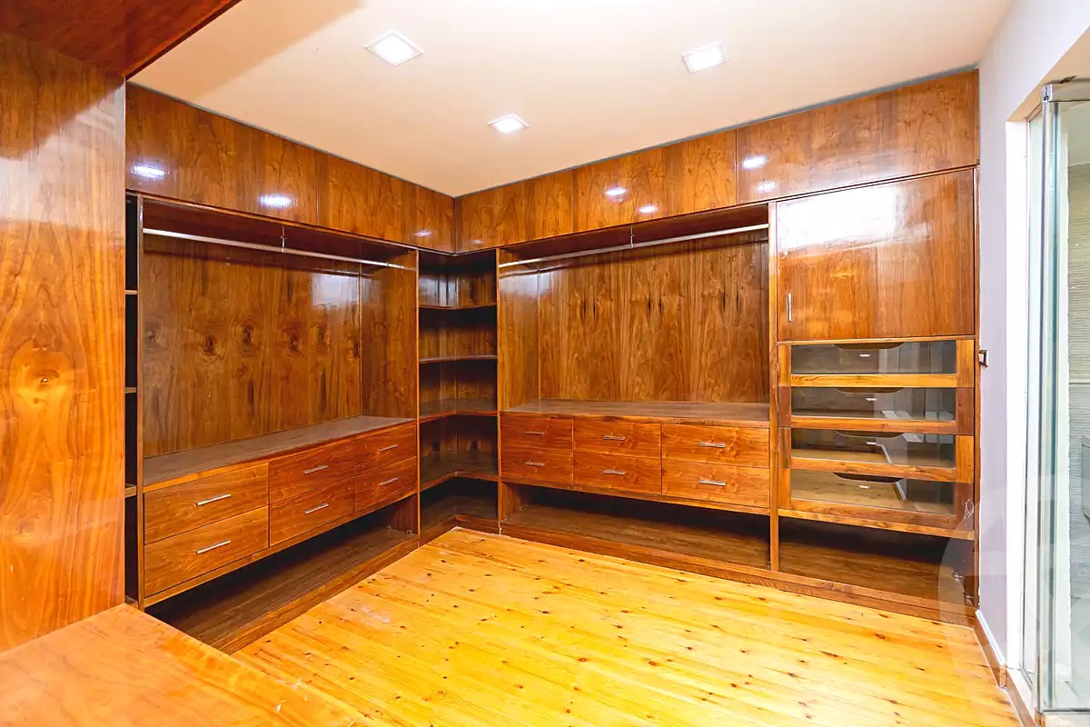 https://aqarmap.com.eg/ar/listing/7065440-for-rent-alexandria-kafr-abdo-mohamed-safwat-st