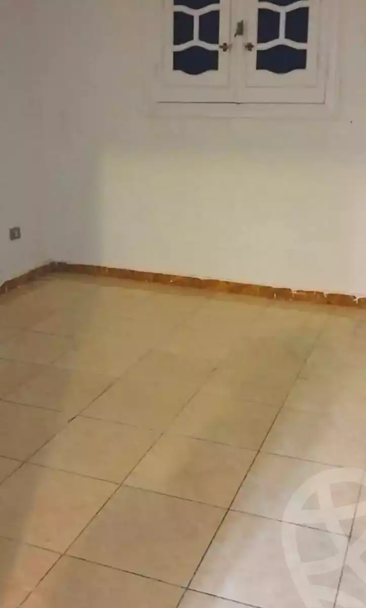 https://aqarmap.com.eg/en/listing/7066800-for-rent-alexandria-ganaklis-shr-mrtdy-bsh