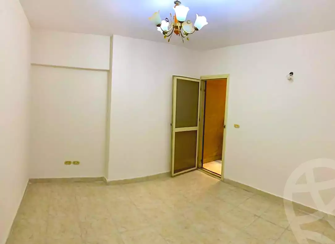 https://aqarmap.com.eg/en/listing/7067297-for-sale-alexandria-el-montazah-compounds-in-el-montazah-royal-plaza-compound-al-halawany