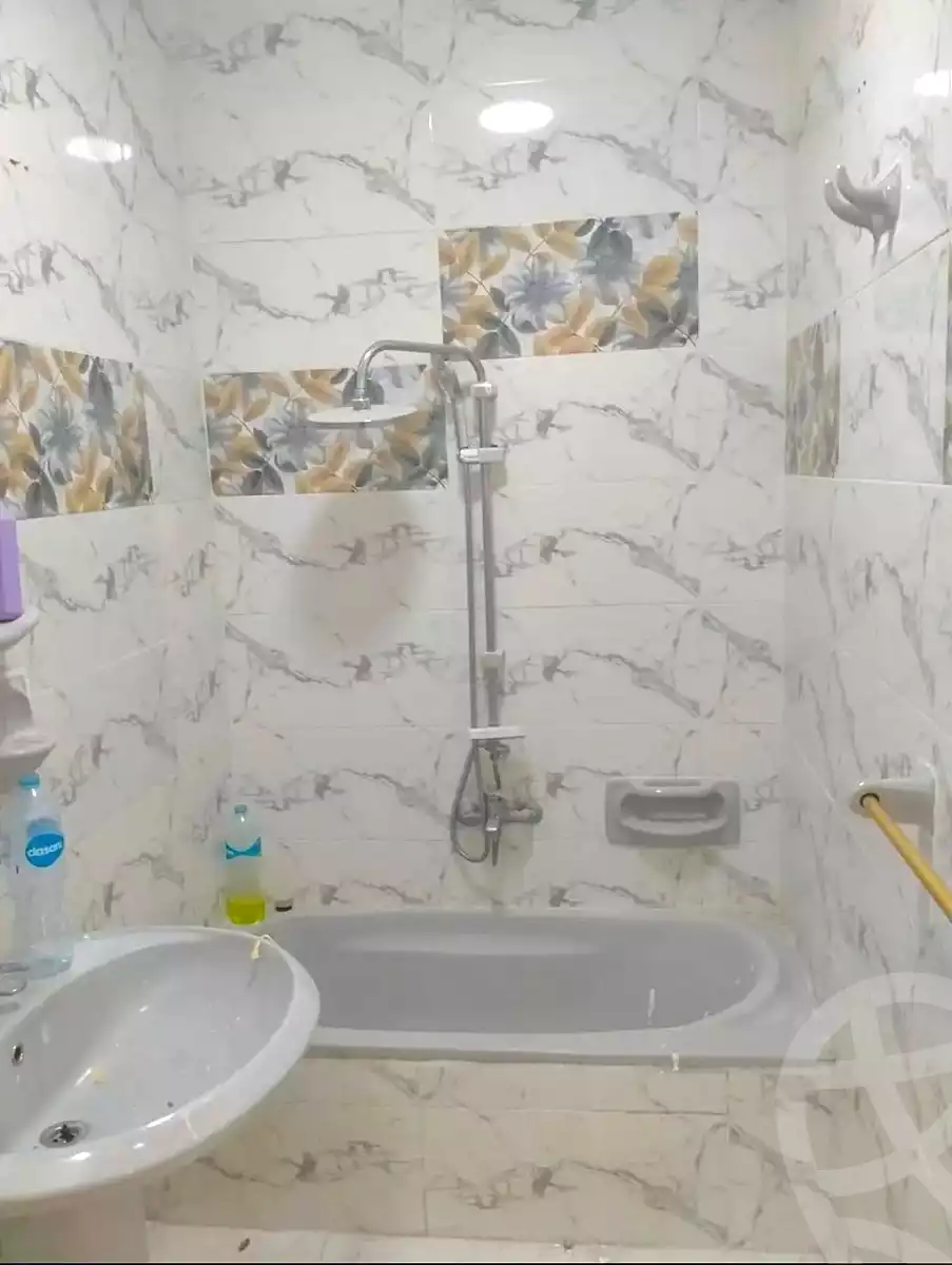 https://aqarmap.com.eg/ar/listing/7067785-for-sale-alexandria-al-agamy-el-hanouvel-al-haded-we-al-soulb-st