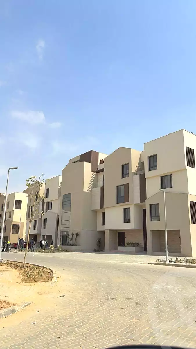 https://aqarmap.com.eg/ar/listing/7068073-for-sale-cairo-el-sheikh-zayed-city-lshykh-zyd-ljdyd-vye
