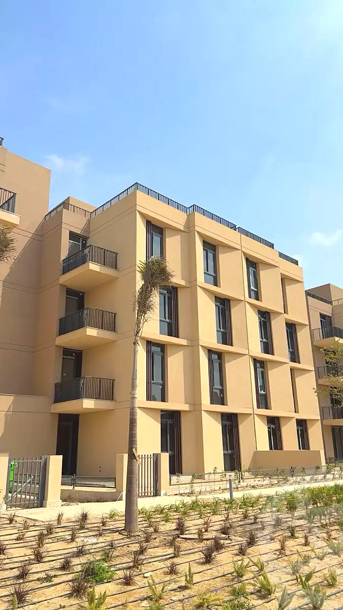 https://aqarmap.com.eg/ar/listing/7068073-for-sale-cairo-el-sheikh-zayed-city-lshykh-zyd-ljdyd-vye