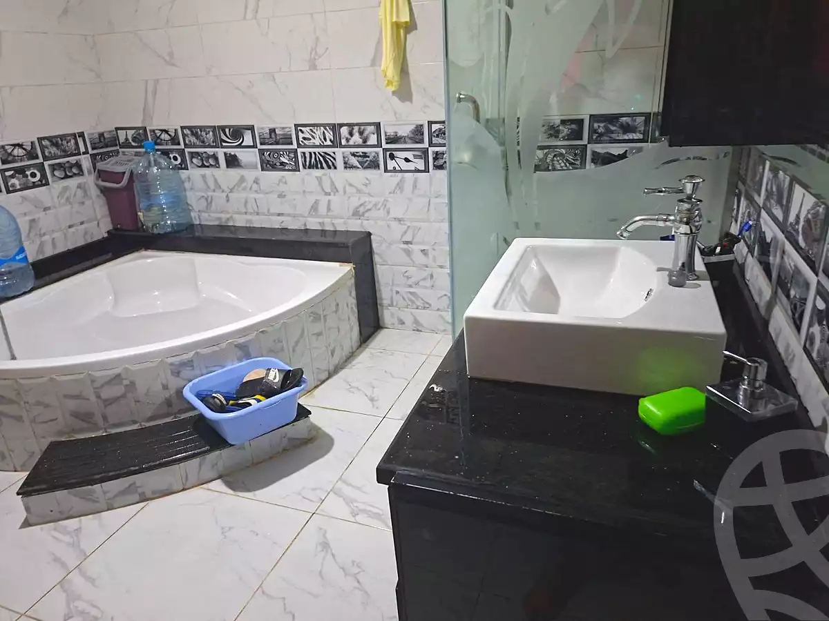 https://aqarmap.com.eg/ar/listing/7068251-for-sale-cairo-helwan-mahmoud-khater-st