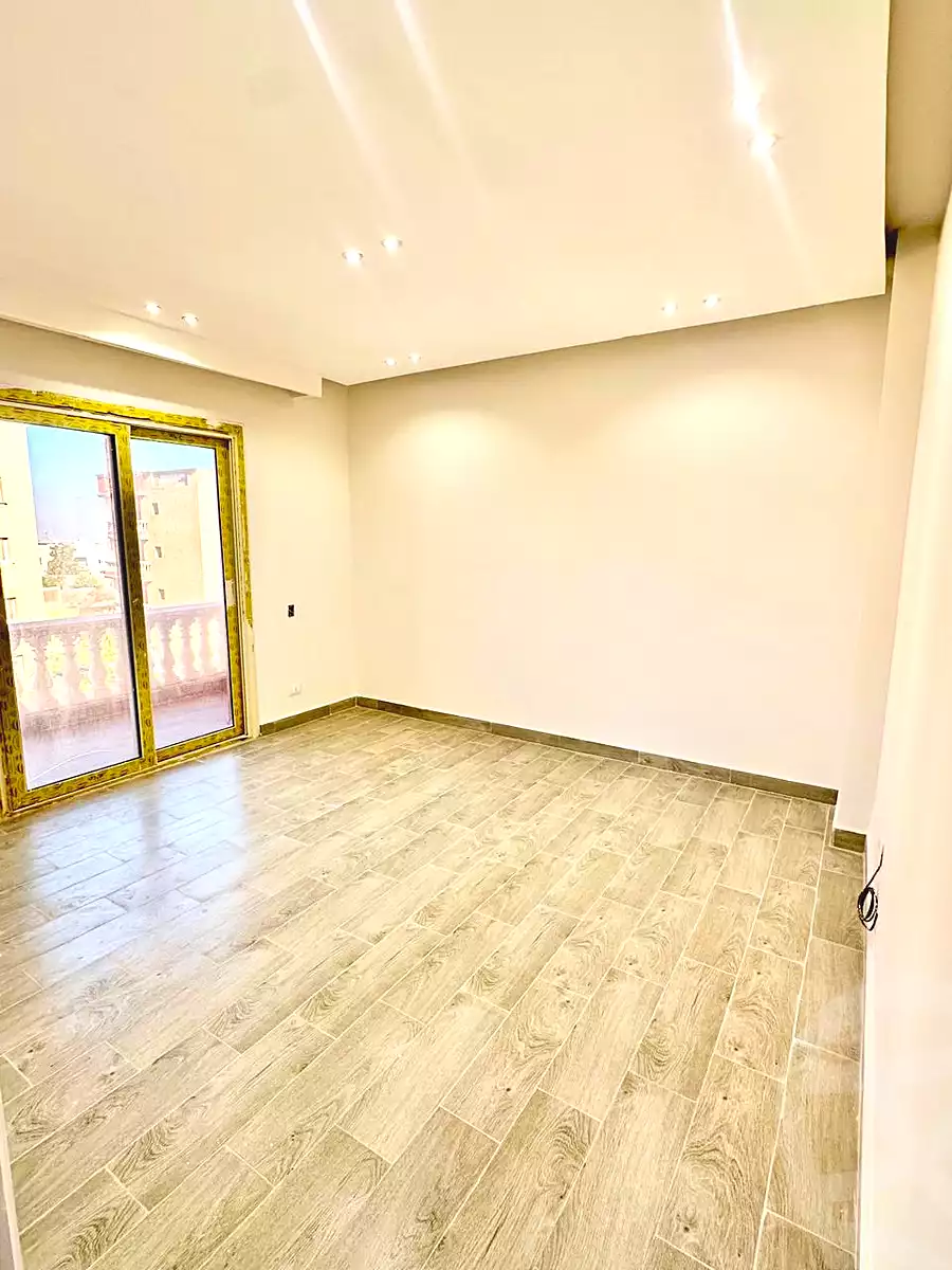 https://aqarmap.com.eg/en/listing/7068801-for-sale-cairo-new-cairo-compounds-zohour-life-compound-2