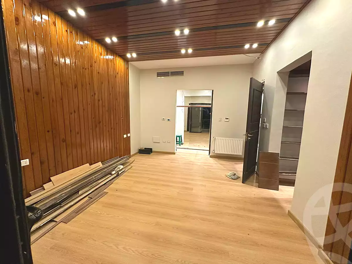 https://aqarmap.com.eg/ar/listing/7068815-for-sale-cairo-new-cairo-compounds-hyde-park-centre-ville-hyde-park