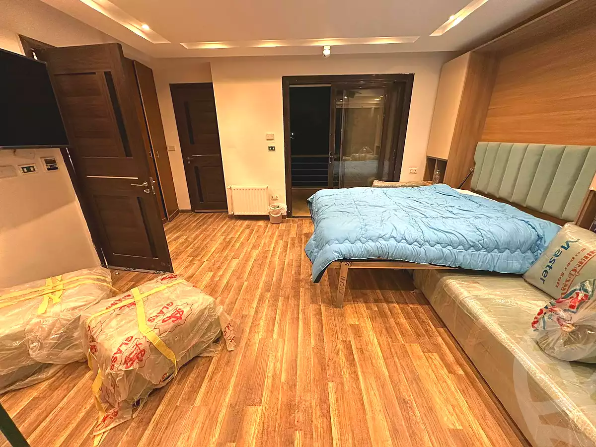 https://aqarmap.com.eg/ar/listing/7068815-for-sale-cairo-new-cairo-compounds-hyde-park-centre-ville-hyde-park