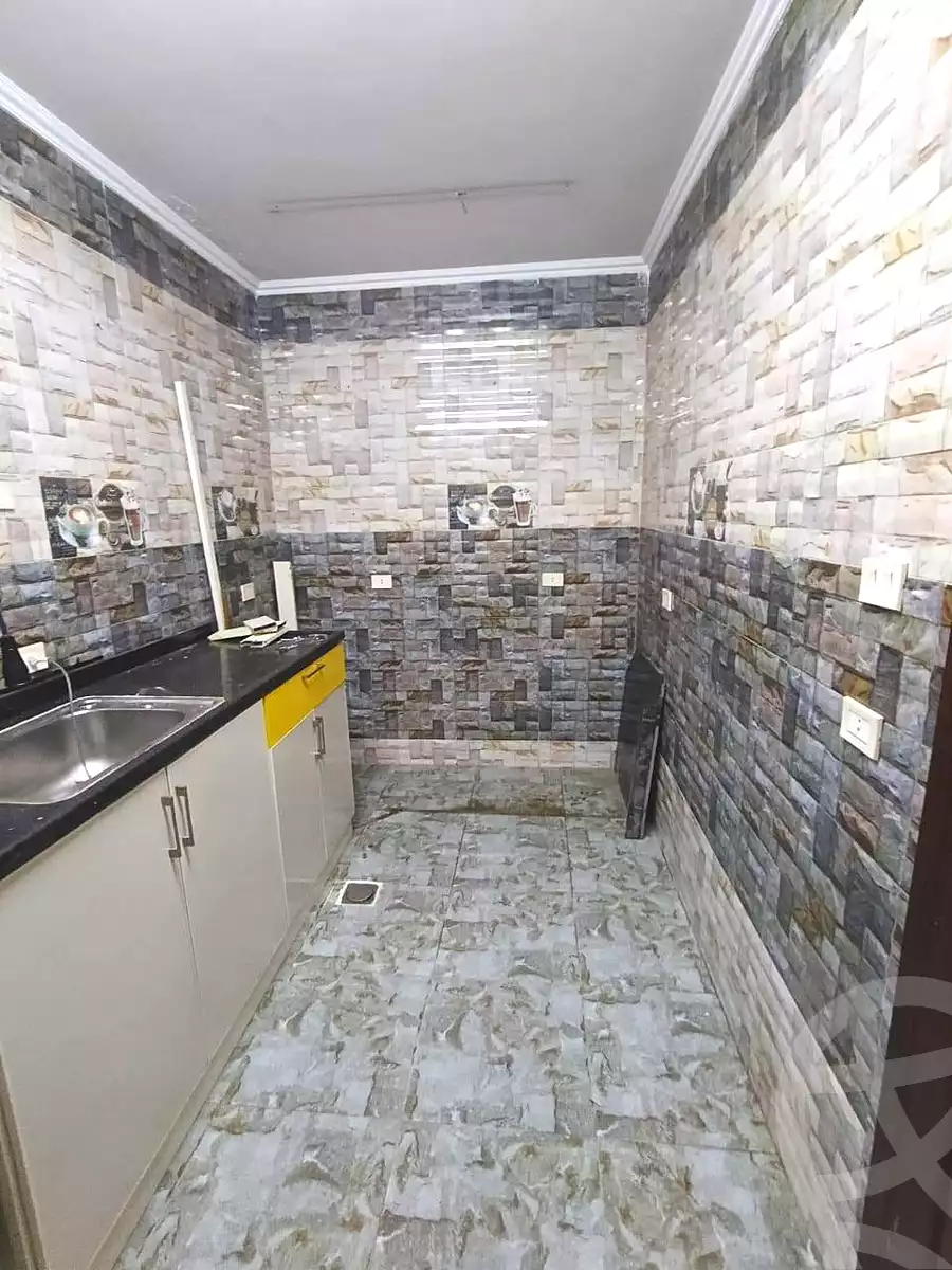 https://aqarmap.com.eg/ar/listing/7069089-for-sale-cairo-helwan-ahmed-enci-st