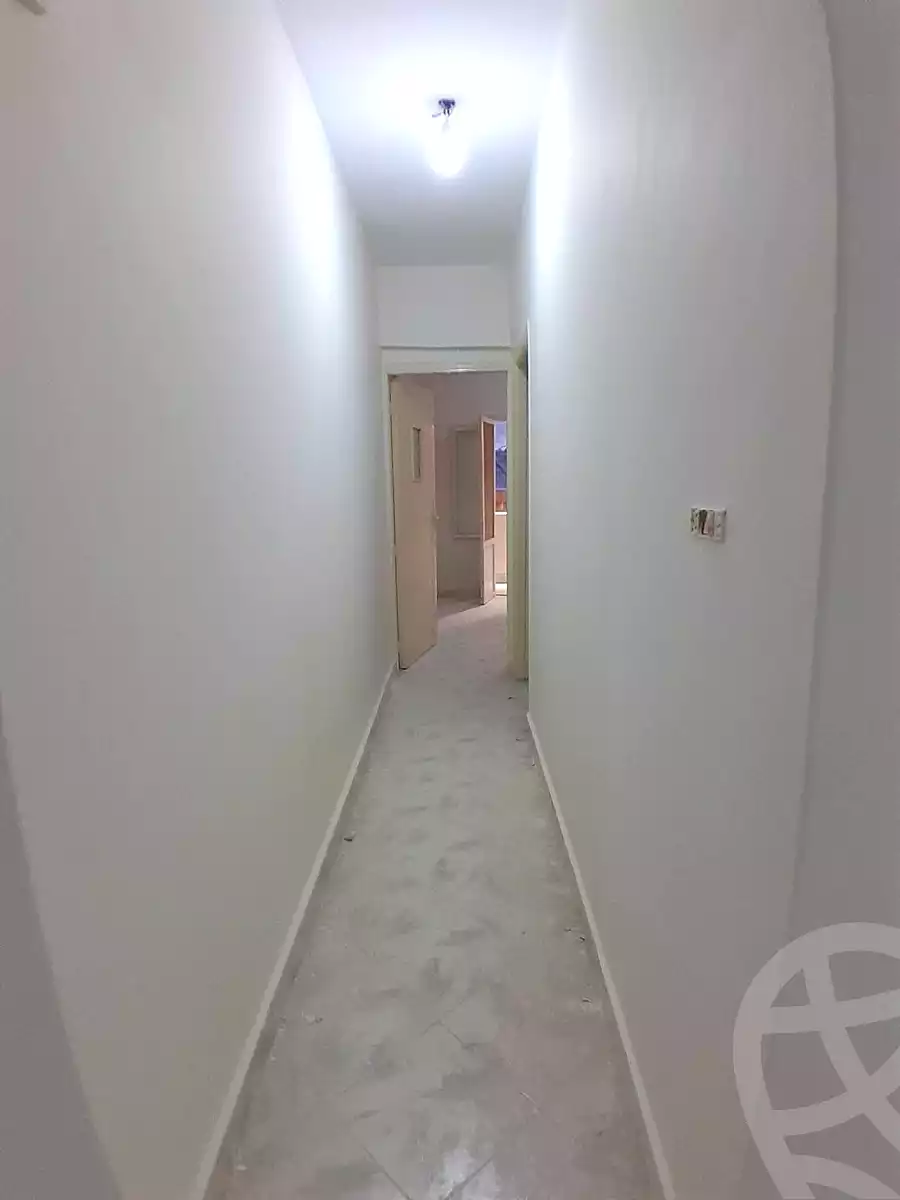 https://aqarmap.com.eg/en/listing/7069328-for-sale-alexandria-al-agamy-el-hanouvel-radwan-st