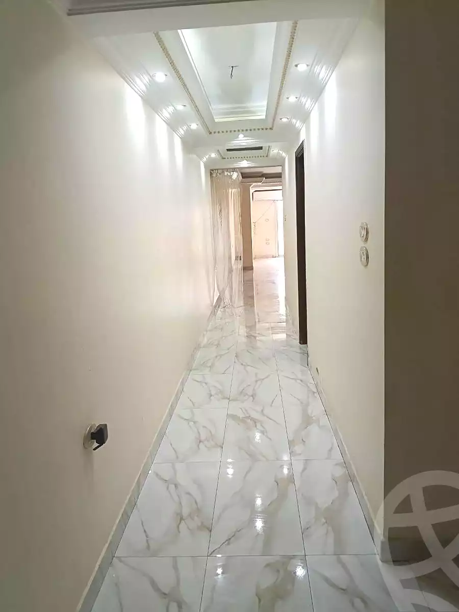 https://aqarmap.com.eg/ar/listing/7069467-for-sale-cairo-helwan-ahmed-enci-st