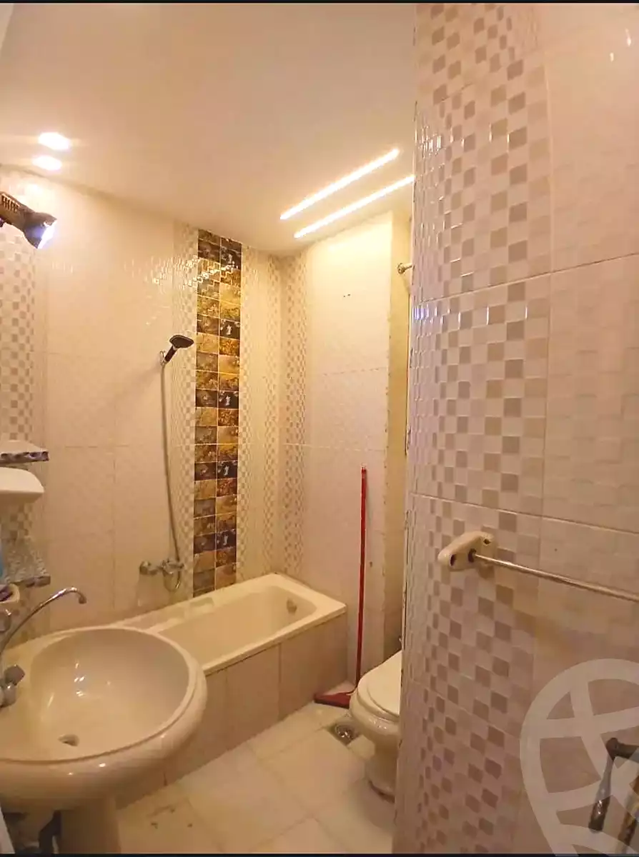 https://aqarmap.com.eg/ar/listing/7069652-for-sale-alexandria-al-agamy-lbytsh-bianchiii