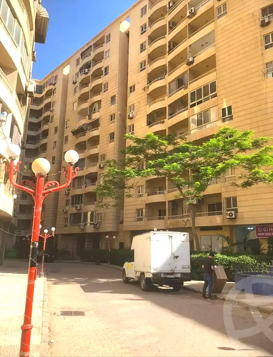 https://aqarmap.com.eg/ar/listing/7070860-for-sale-alexandria-el-montazah-compounds-in-el-montazah-green-view