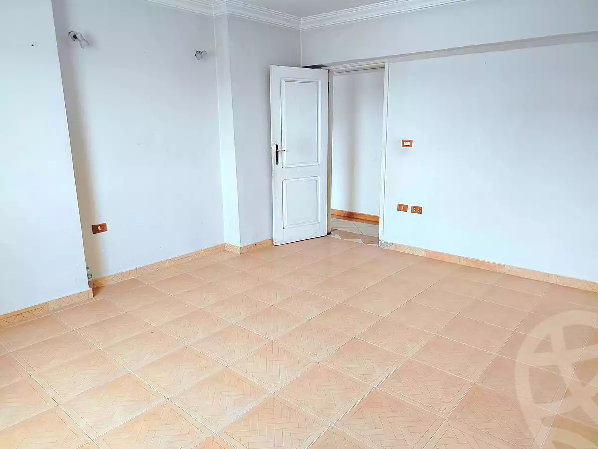 https://aqarmap.com.eg/ar/listing/7071614-for-rent-cairo-helwan-el-ezba-el-qebliah-ragheb-st
