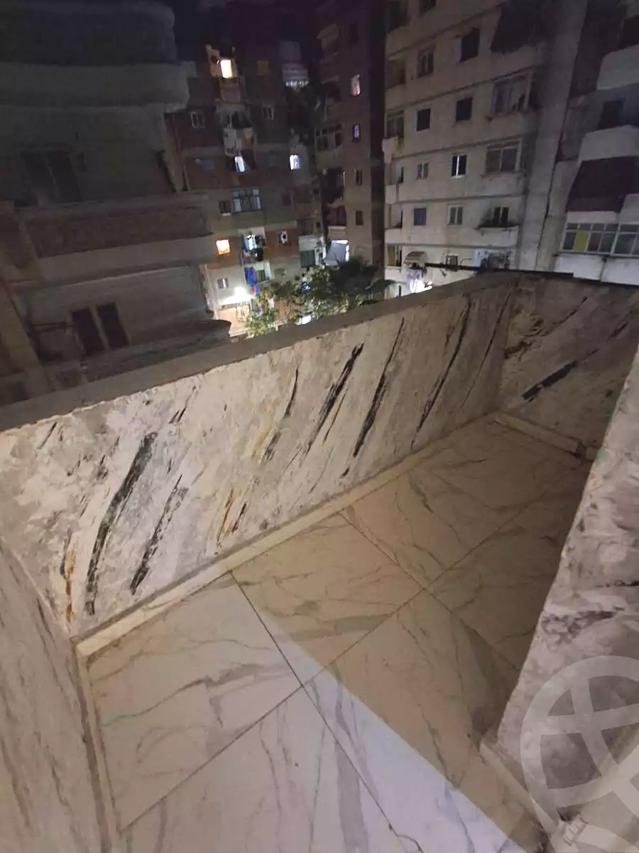 https://aqarmap.com.eg/en/listing/7072018-for-sale-alexandria-bahray-el-anfoshy-sidi-kazman-st