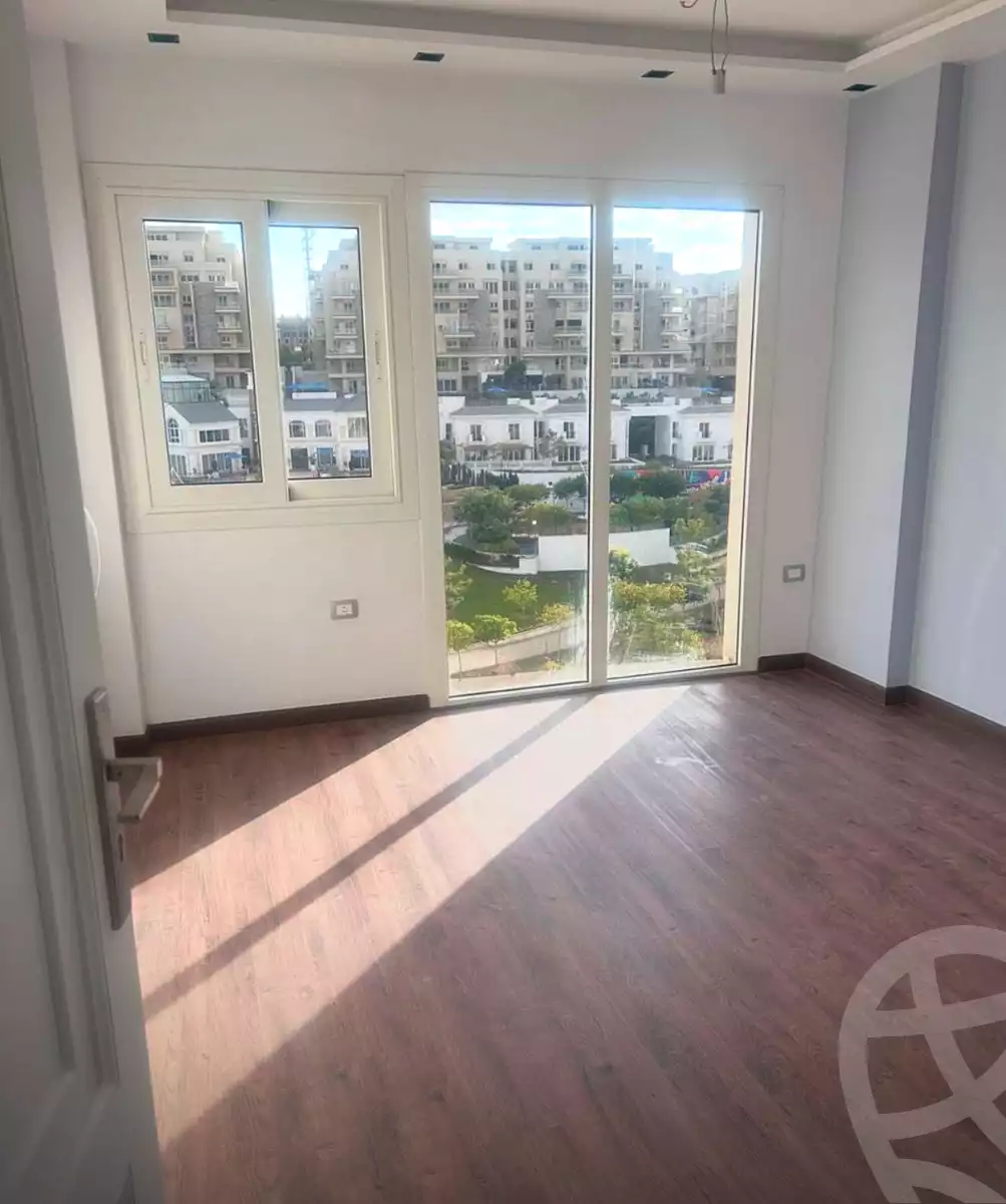 https://aqarmap.com.eg/ar/listing/7072474-for-rent-cairo-new-cairo-compounds-mwntn-fyw-y-syty-club-park-mountain-view-icity