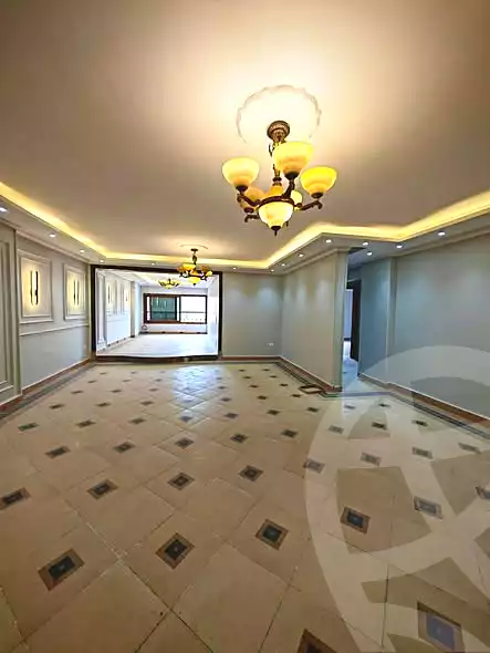https://aqarmap.com.eg/ar/listing/7072502-for-sale-cairo-helwan-ahmed-enci-st