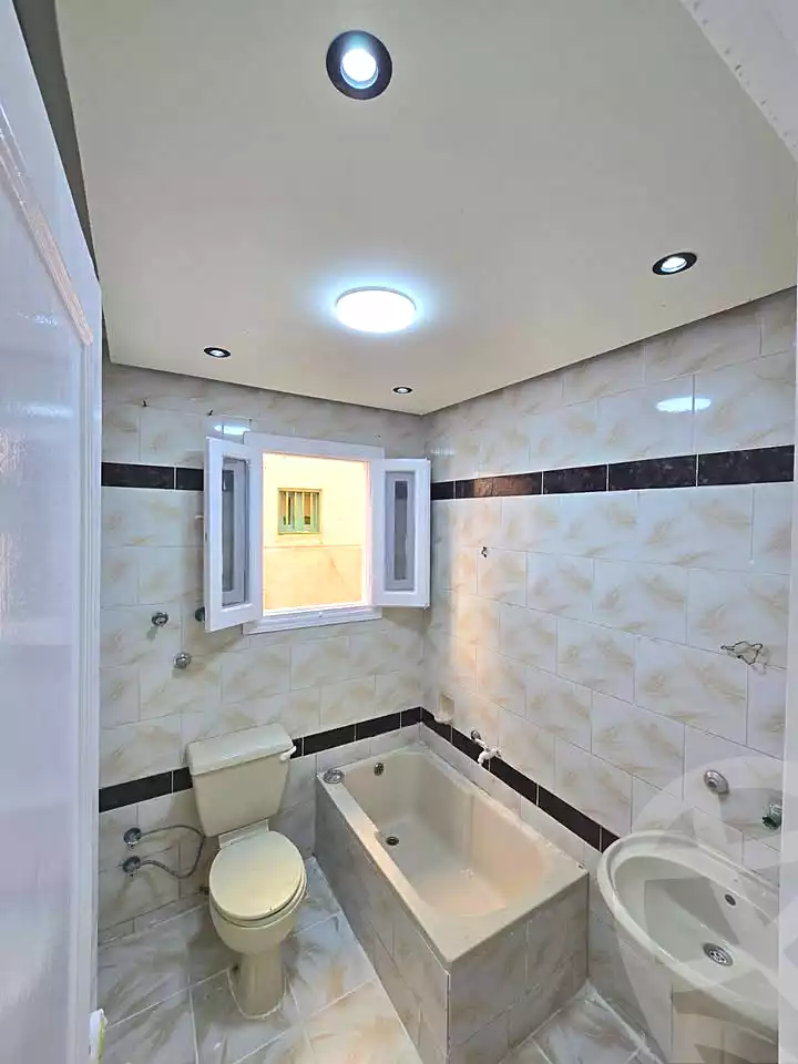 https://aqarmap.com.eg/en/listing/7072631-for-sale-alexandria-al-agamy-el-kilo-21