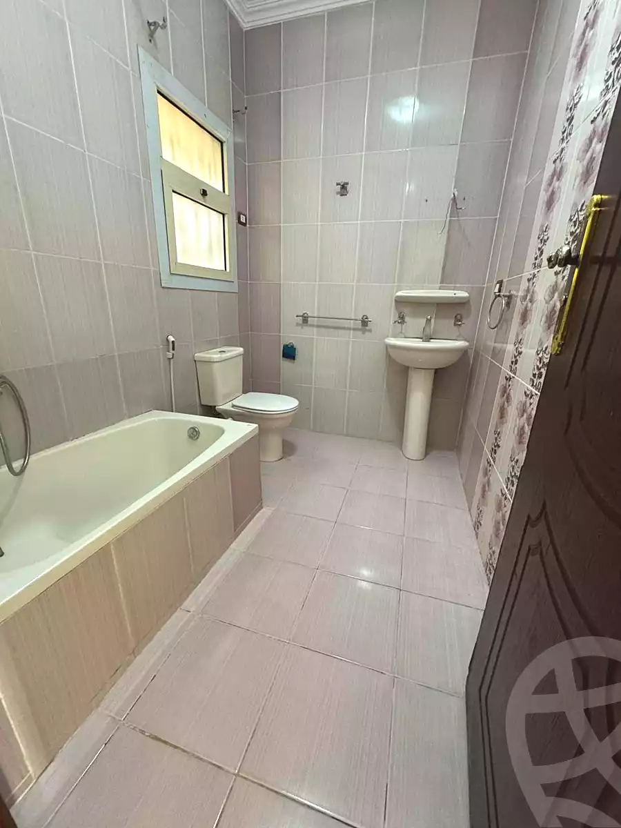 https://aqarmap.com.eg/ar/listing/7072902-for-rent-cairo-new-cairo-hy-skn-ljm-lmryky