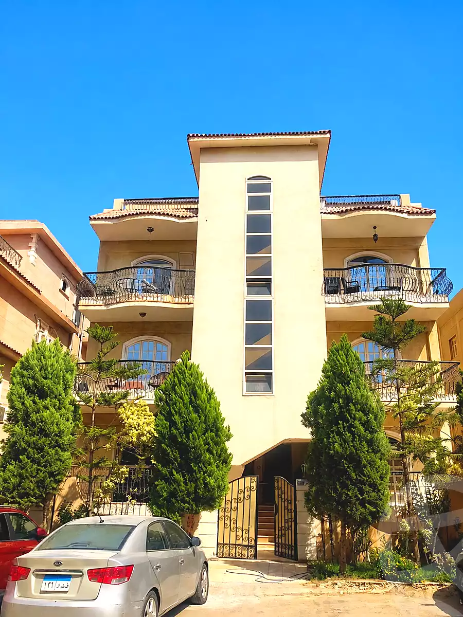 https://aqarmap.com.eg/ar/listing/7072977-for-sale-cairo-new-cairo-el-ahyaa-first-neighborhood-street-1