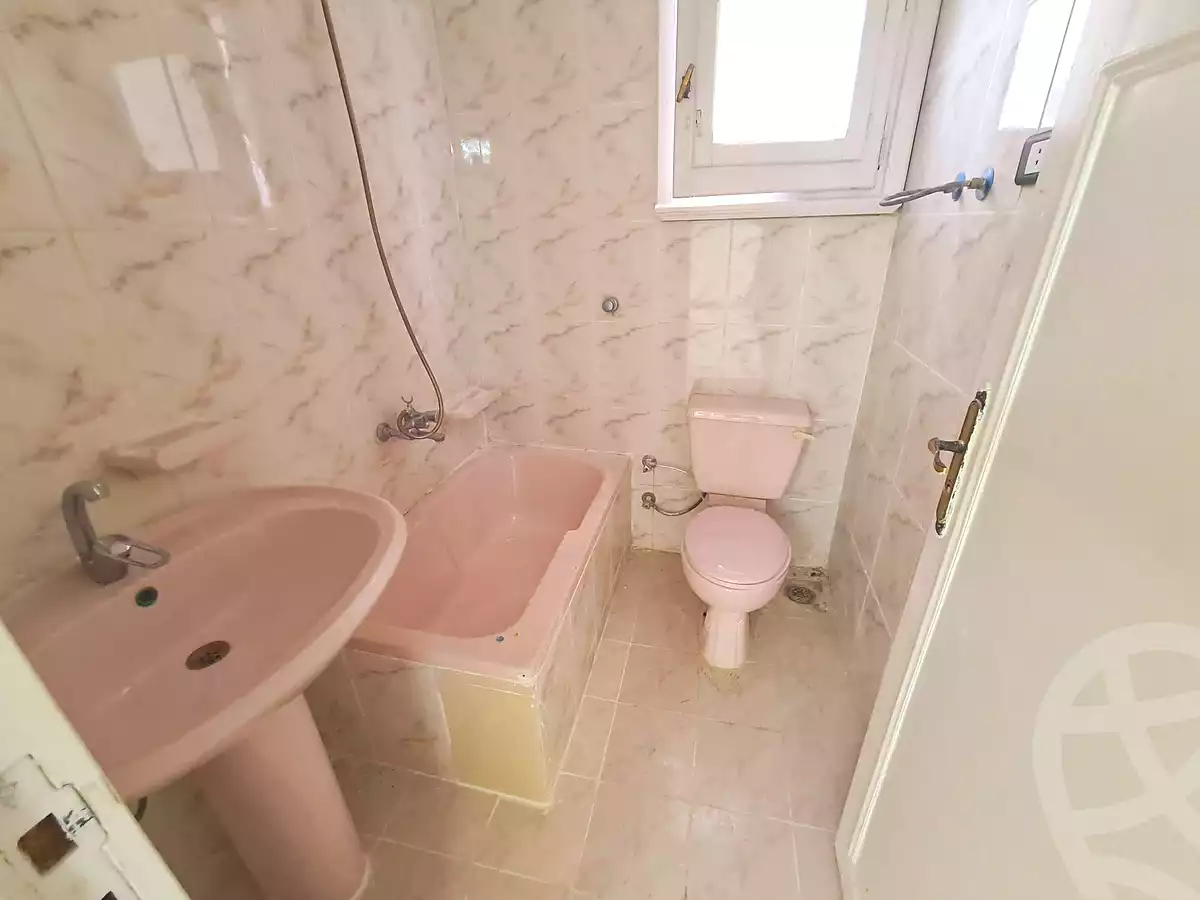 https://aqarmap.com.eg/en/listing/7073933-for-sale-alexandria-al-agamy-shataa-el-nakheel