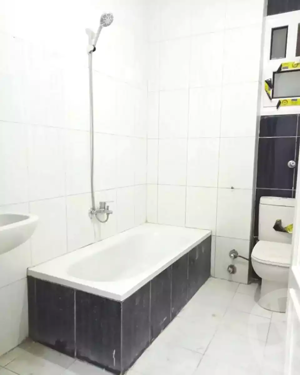 https://aqarmap.com.eg/ar/listing/7075243-for-sale-alexandria-el-asafra-shr-45