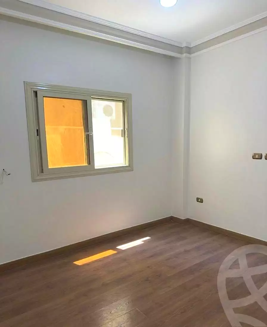 https://aqarmap.com.eg/ar/listing/7075822-for-sale-cairo-new-cairo-el-ahyaa-fourth-neighborhood-ahmed-oraby-haroun-al-rasheeed-18-st