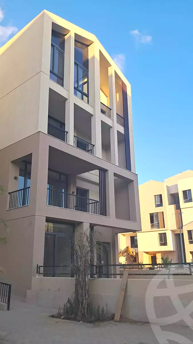 https://aqarmap.com.eg/en/listing/7076016-for-sale-cairo-el-sheikh-zayed-city-compounds-beverly-hills