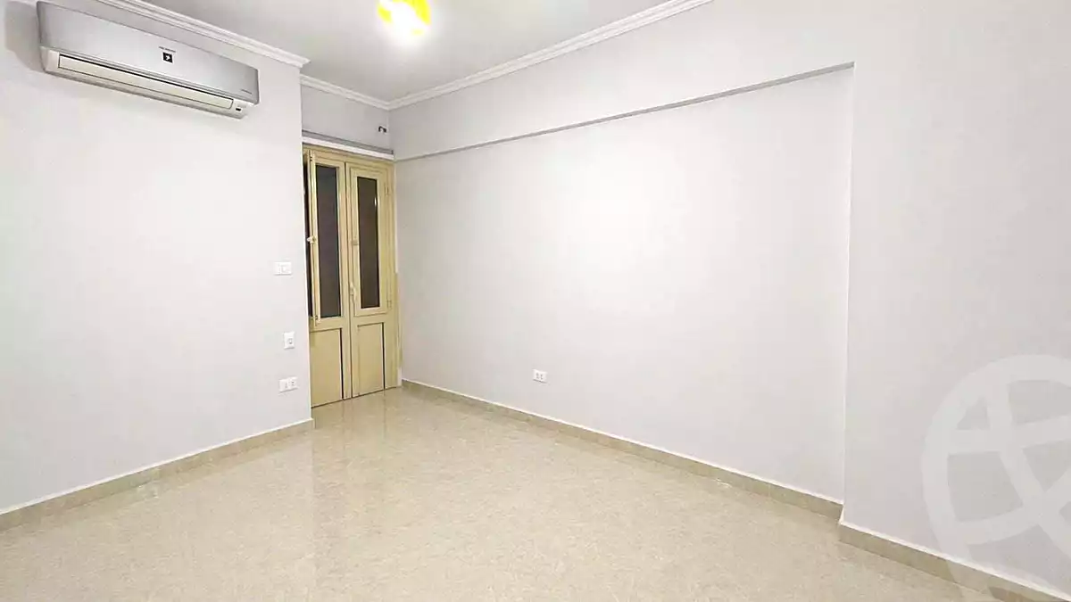 https://aqarmap.com.eg/en/listing/7076375-for-sale-alexandria-moharram-bey