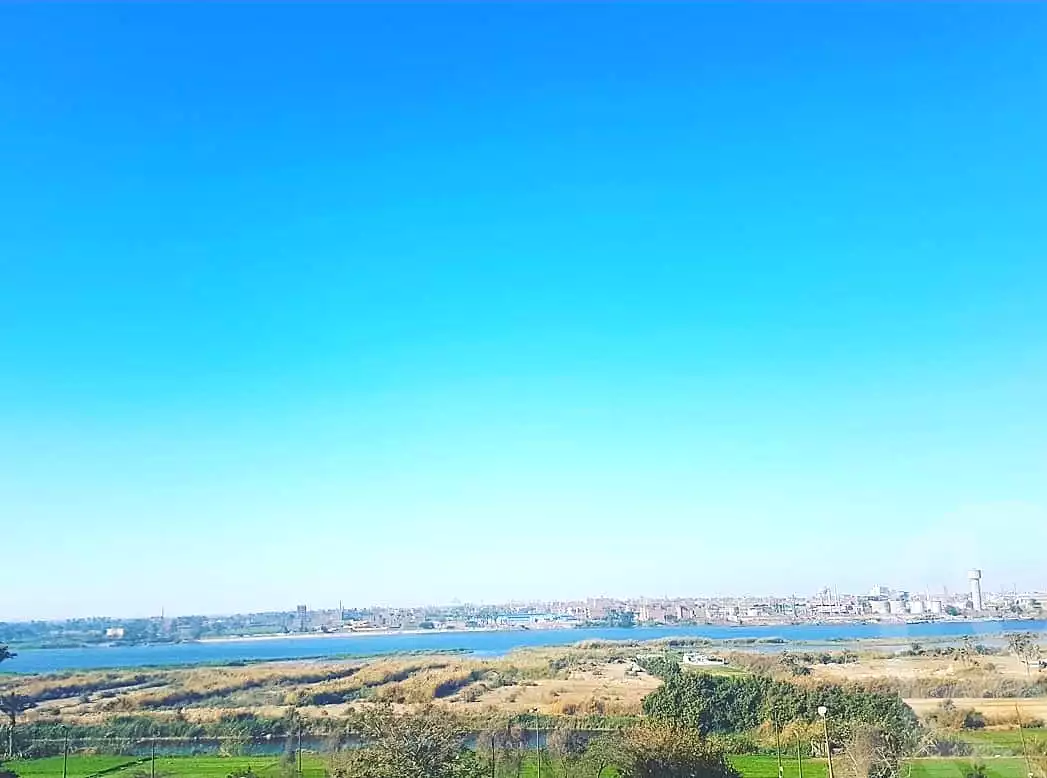 https://aqarmap.com.eg/ar/listing/7076409-for-sale-cairo-helwan-kwrnysh-hlwn