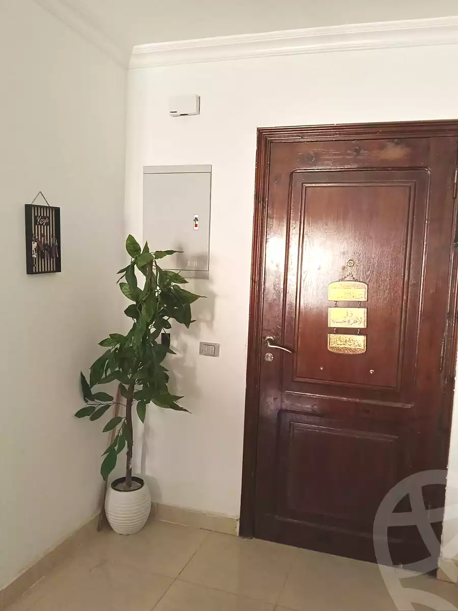 https://aqarmap.com.eg/ar/listing/7076877-for-rent-cairo-new-cairo-compounds-mountain-view-hyde-park