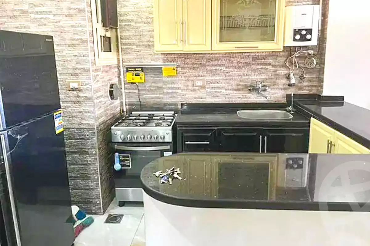 https://aqarmap.com.eg/ar/listing/7078425-for-rent-alexandria-el-chatby-sutar-st