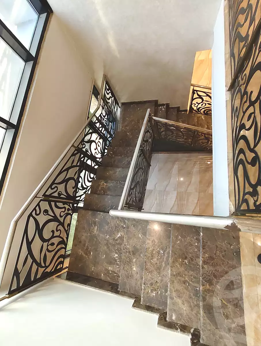 https://aqarmap.com.eg/ar/listing/7078979-for-sale-cairo-el-maadi-zahraa-el-maadi-shr-krfwr-lryysy