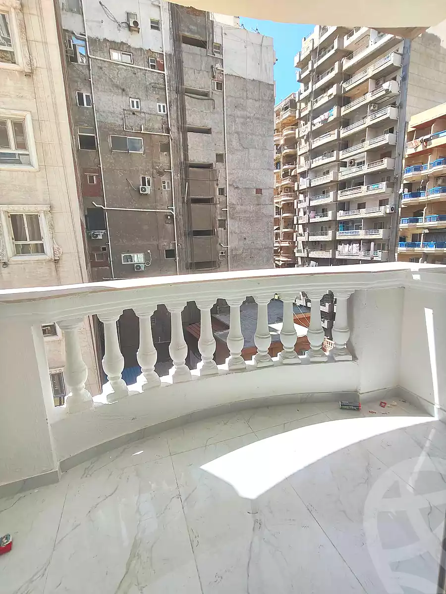 https://aqarmap.com.eg/ar/listing/7079130-for-sale-alexandria-sydy-bshr-sydy-bshr-bhry-khalil-hamada-st