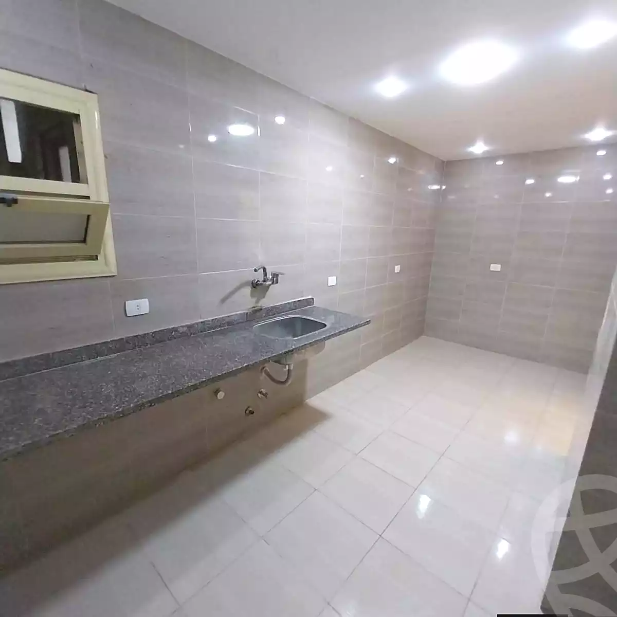 https://aqarmap.com.eg/en/listing/7079588-for-sale-alexandria-al-agamy-lbytsh-bianchiii