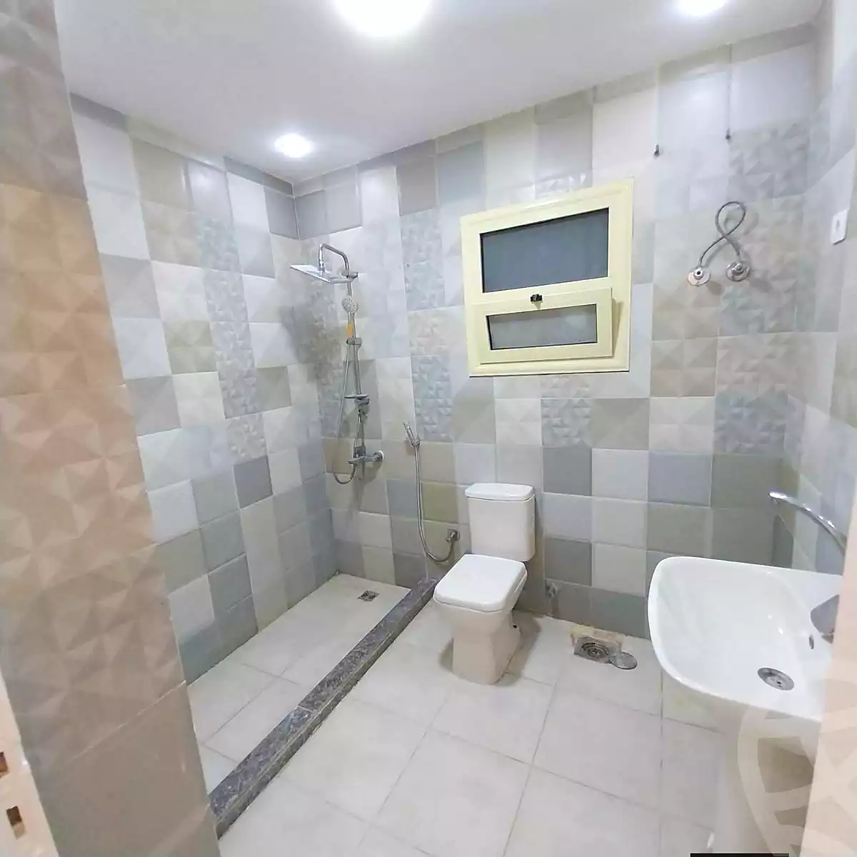 https://aqarmap.com.eg/en/listing/7079588-for-sale-alexandria-al-agamy-lbytsh-bianchiii