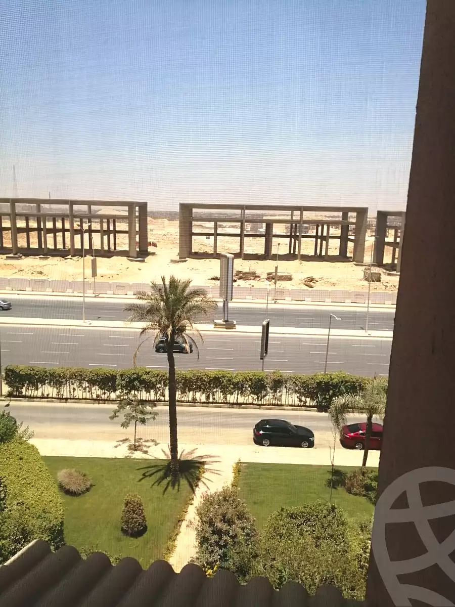 https://aqarmap.com.eg/ar/listing/7080361-for-sale-cairo-new-cairo-lrhb-city-phase-4-mohammed-farid-st