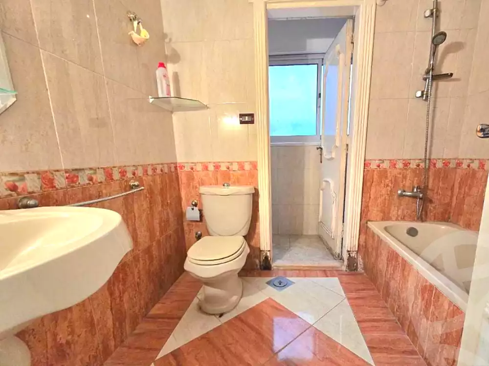 https://aqarmap.com.eg/ar/listing/7081250-for-sale-alexandria-el-montazah