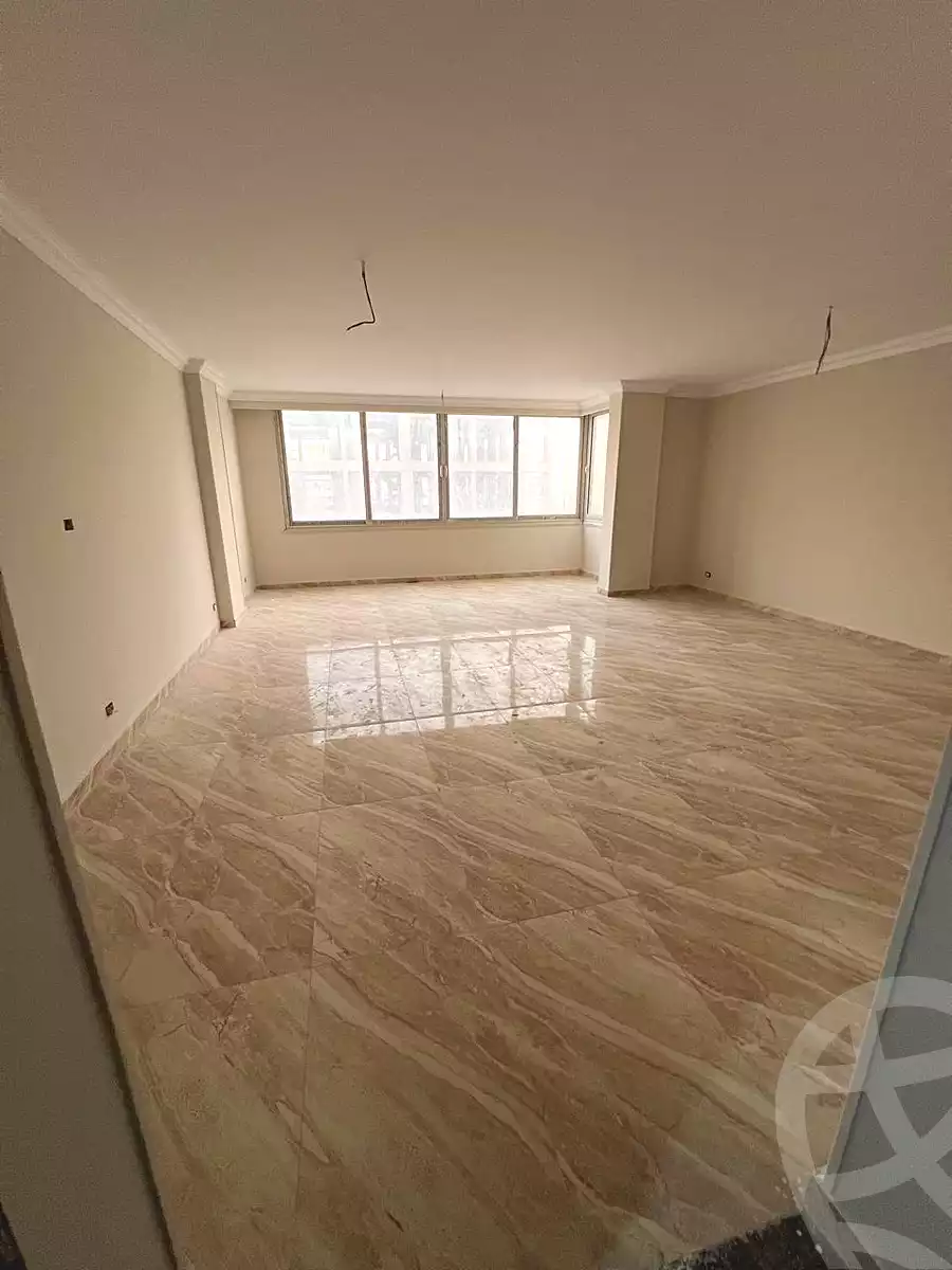 https://aqarmap.com.eg/ar/listing/7081361-for-sale-cairo-new-cairo-compounds-el-mostashareen-compound