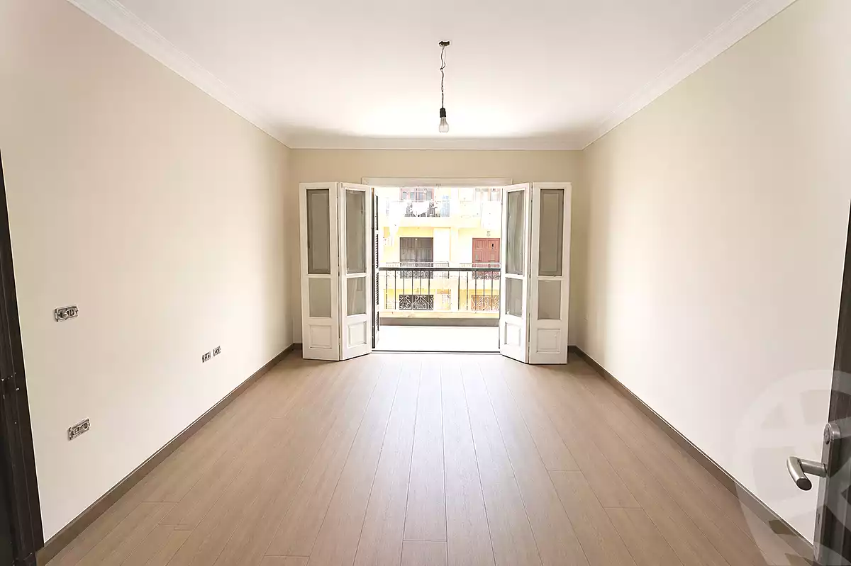https://aqarmap.com.eg/en/listing/7082555-for-sale-cairo-el-sheikh-zayed-city-el-hay-elsabeaa-lbstn