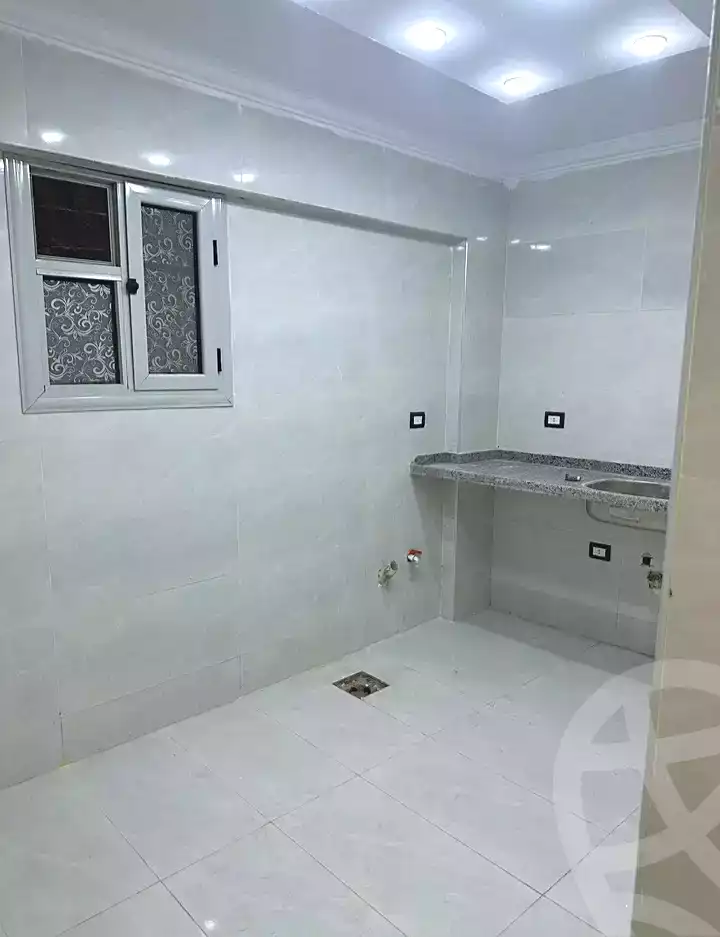 https://aqarmap.com.eg/ar/listing/7082622-for-sale-alexandria-al-agamy-el-hanouvel-radwan-st