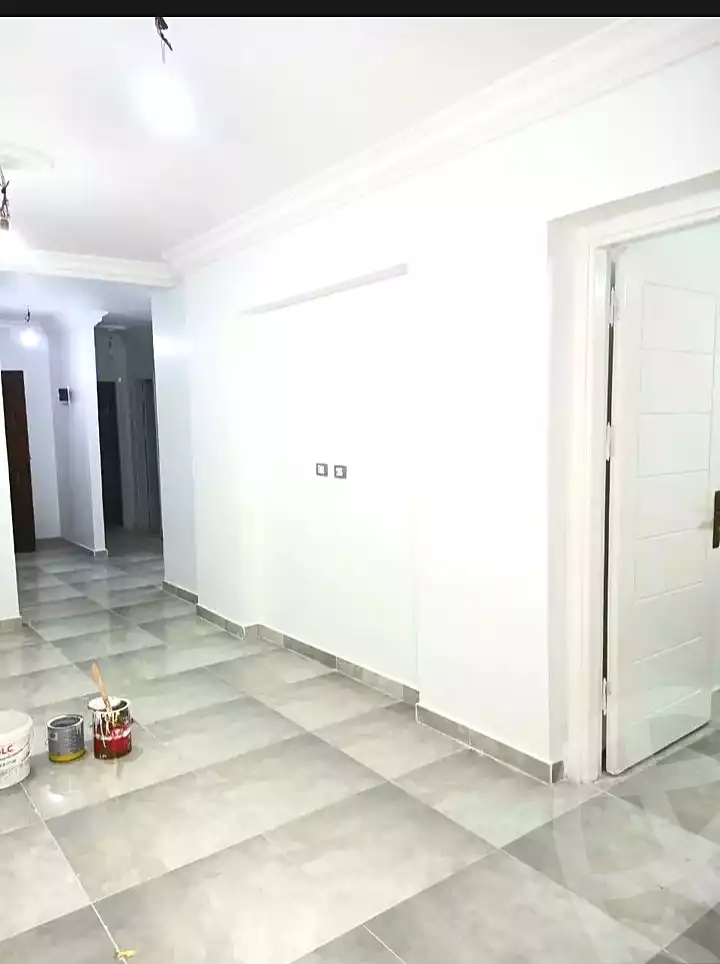 https://aqarmap.com.eg/en/listing/7083318-for-sale-alexandria-al-agamy-bw-ywsf-hosni-mubarak-st