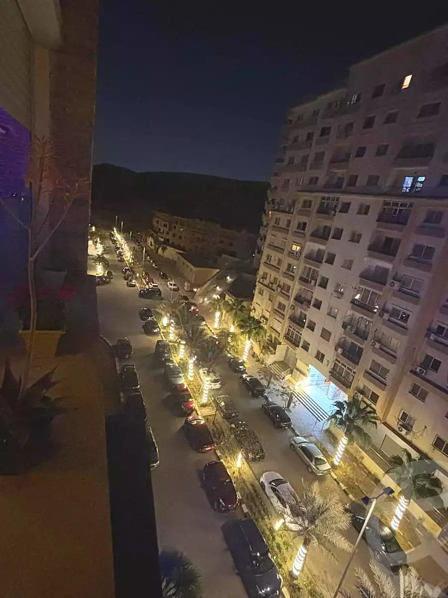 https://aqarmap.com.eg/ar/listing/7083429-for-sale-cairo-mokattam-el-hadabah-el-wosta-compounds-palm-city