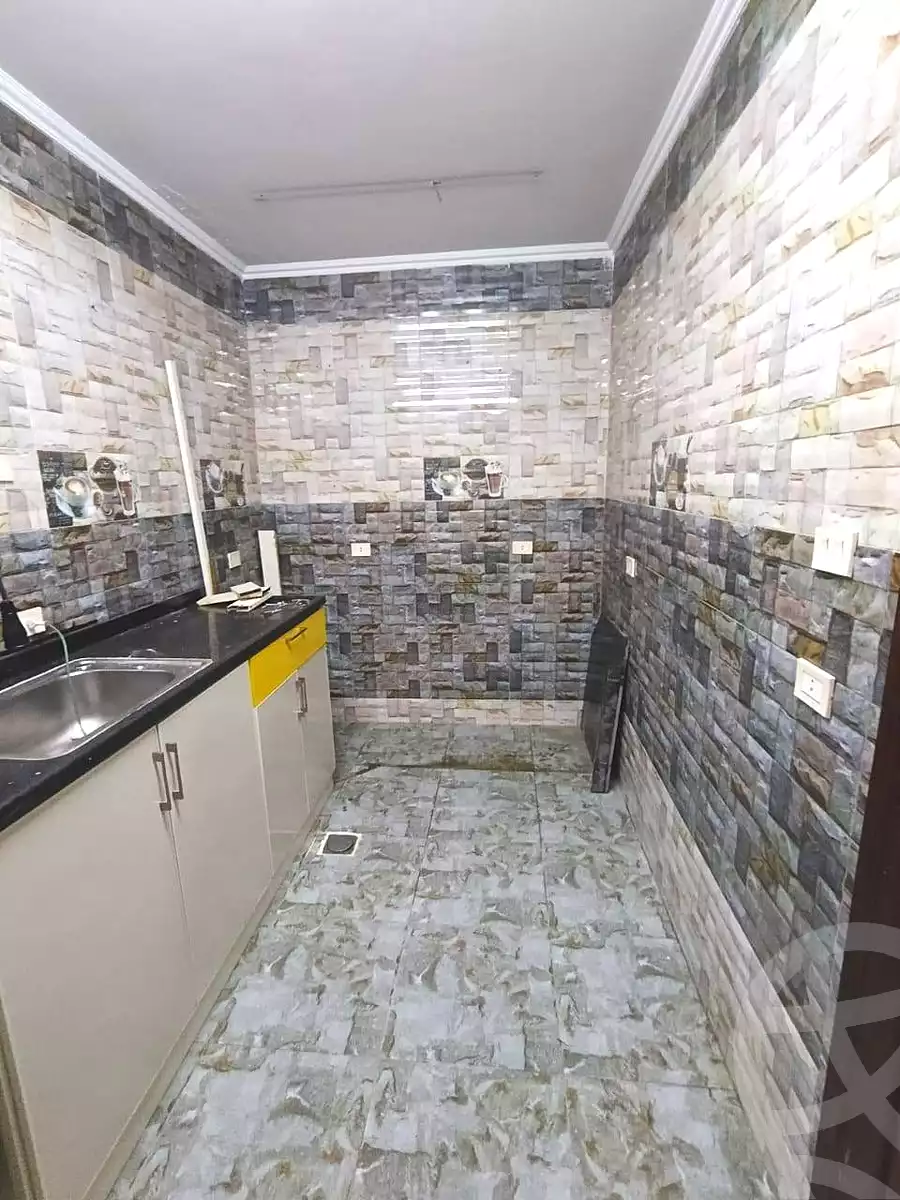 https://aqarmap.com.eg/ar/listing/7085878-for-sale-cairo-helwan-ahmed-enci-st