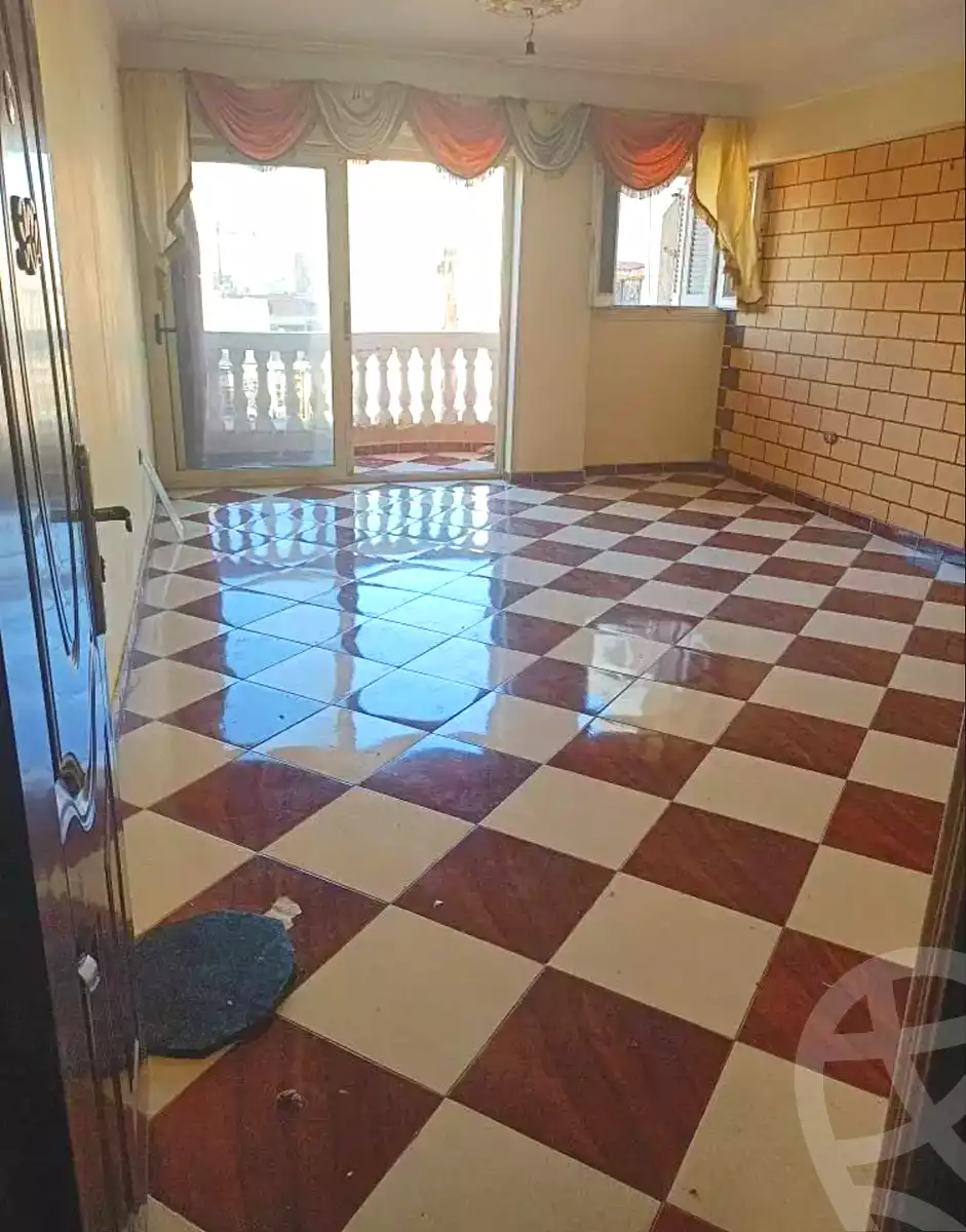 https://aqarmap.com.eg/en/listing/7086202-for-sale-alexandria-moharram-bey-erfan-st
