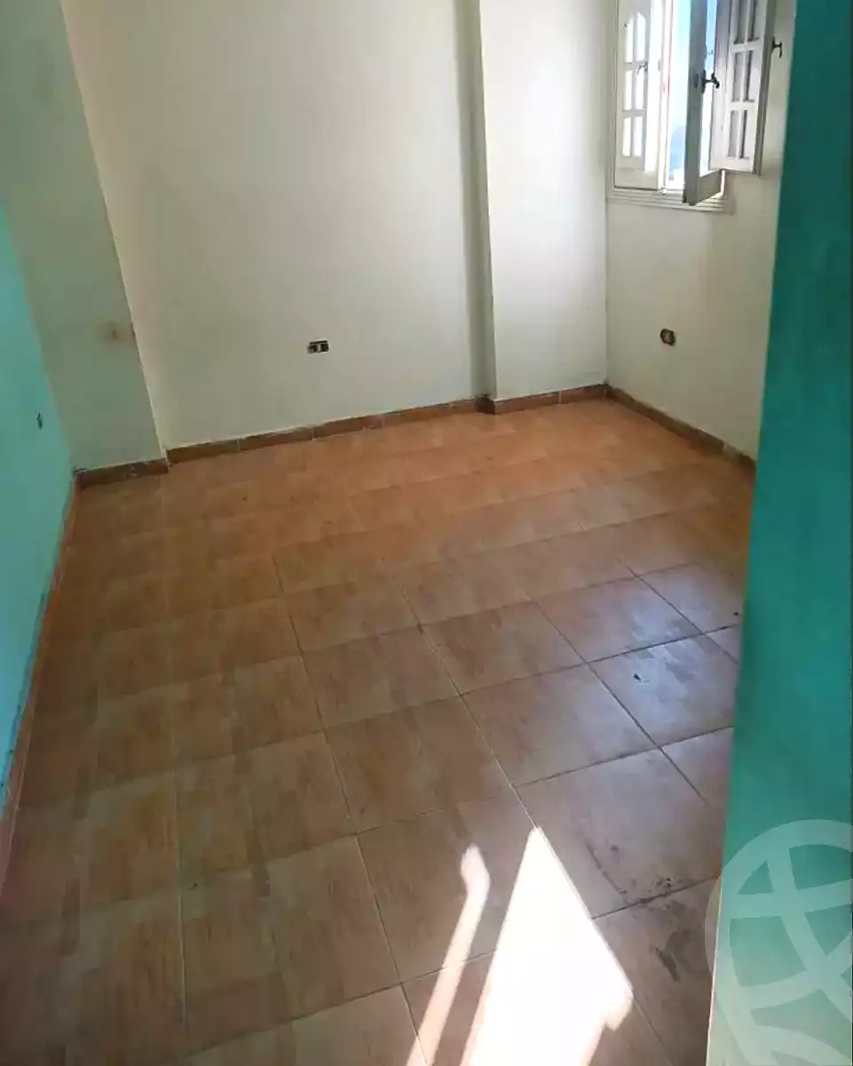 https://aqarmap.com.eg/en/listing/7086202-for-sale-alexandria-moharram-bey-erfan-st