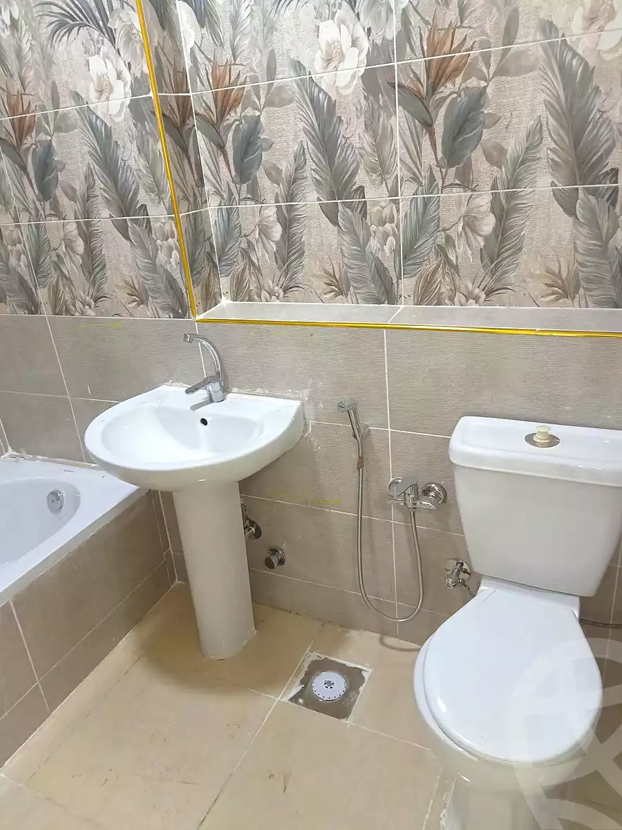 https://aqarmap.com.eg/en/listing/7086664-for-sale-cairo-helwan-hadayek-helwan-nile-corniche-st